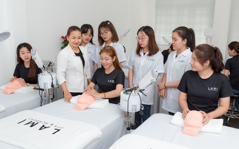 Lami Spa & Academy có lộ trình học nghề spa bài bản