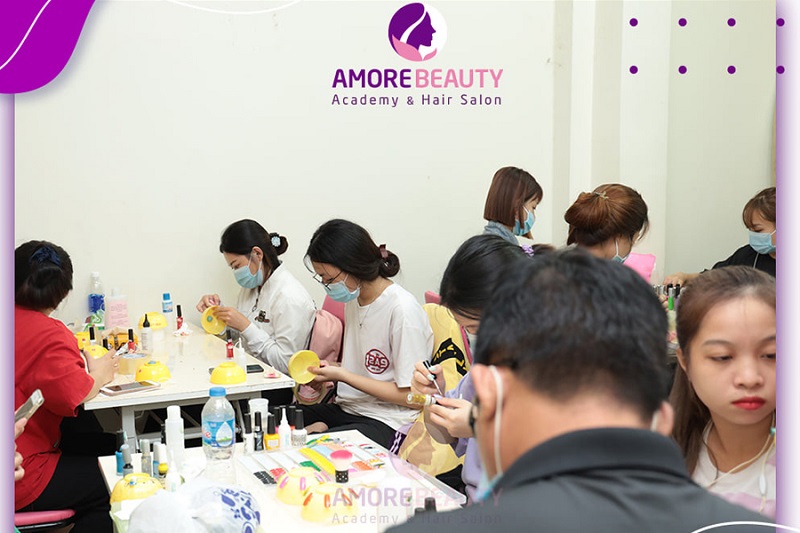 Khá nhiều học viên đăng ký học trung tâm Amore Beauty Academy 