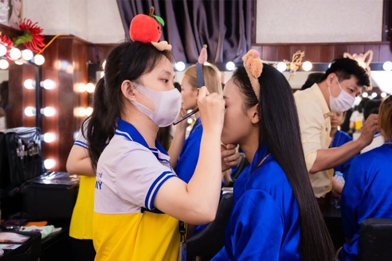 22 Lớp học make up cá nhân TPHCM uy tín, chất lượng nhất 2024