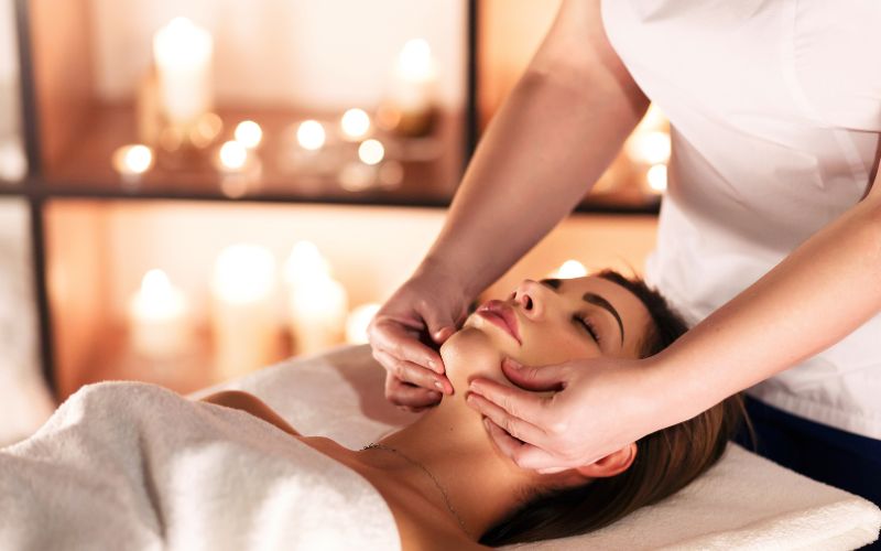 Ngành spa tập trung vào việc chăm sóc sức khỏe sắc đẹp toàn diện