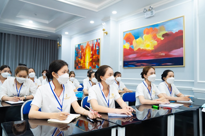 Chủ động học hỏi để nhanh chóng hoàn thiện bản thân