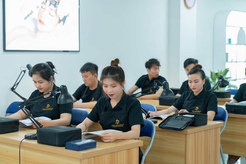 Khóa học gội đầu dưỡng sinh tại DIVA Academy được nhiều bạn trẻ lựa chọn