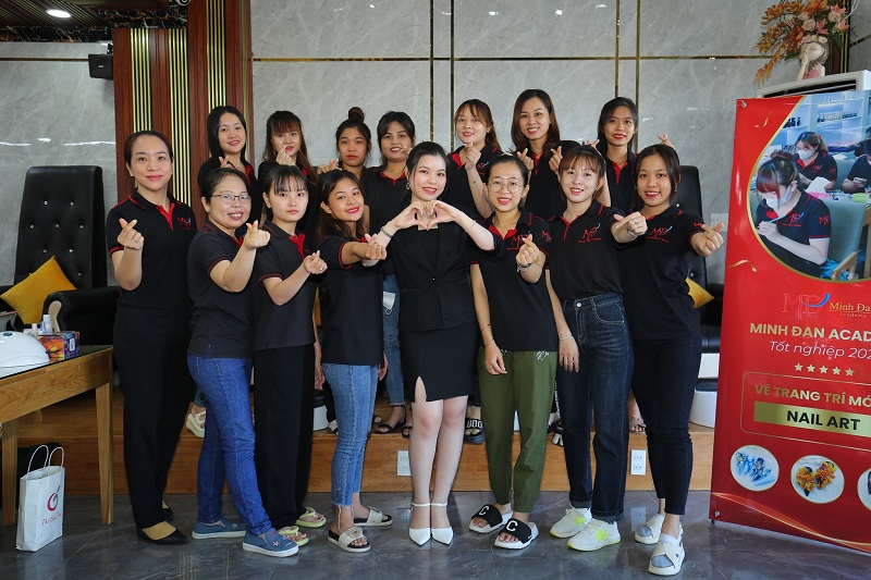 Đông đảo học viên đăng ký khóa học tại Minh Đan Beauty Group - Cần Thơ