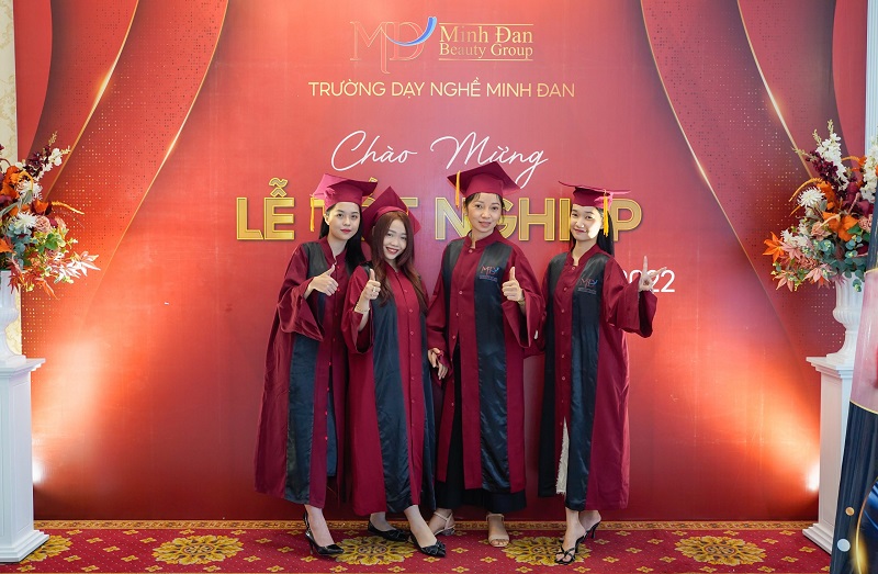 Một buổi lễ tốt nghiệp tại Minh Đan Beauty Group