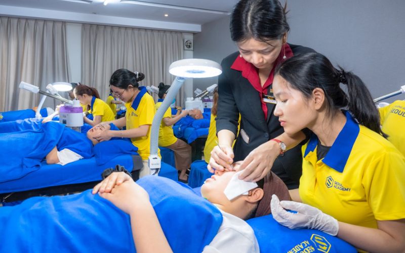 Khóa học spa tại Seoul Academy được nhiều bạn trẻ yêu thích