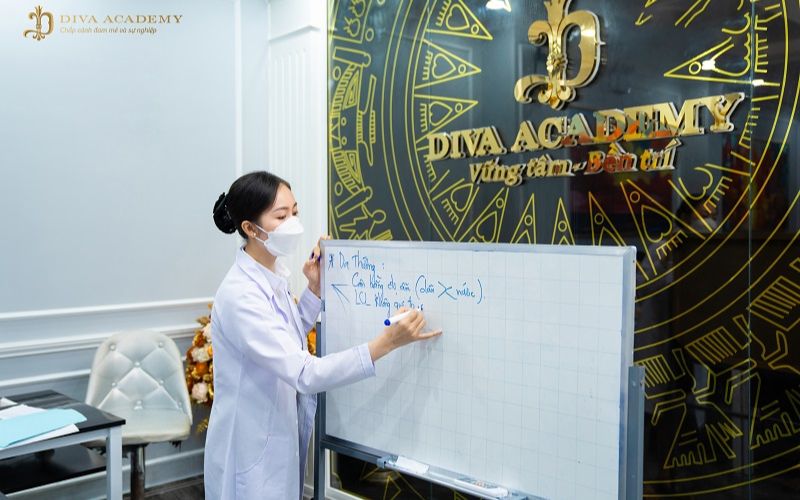 Giảng viên tại DIVA Academy là những người dày dặn kinh nghiệm