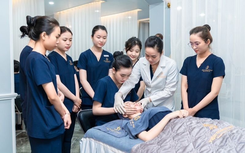 Người có kinh nghiệm nền tảng có thể học spa để nâng cao tay nghề