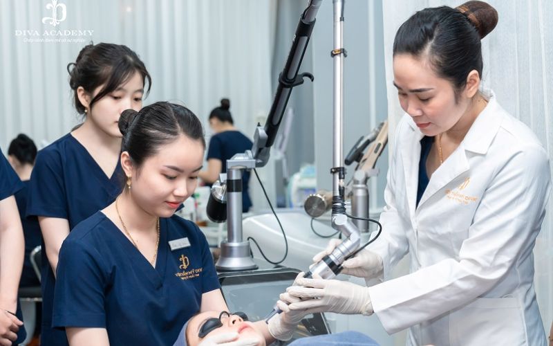 DIVA Academy có đầy đủ các khóa học chăm sóc da từ cơ bản đến chuyên sâu