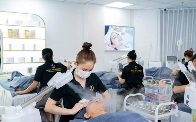 Học nghề spa vừa học vừa làm mang lại nhiều lợi ích cho tương lai nghề nghiệp