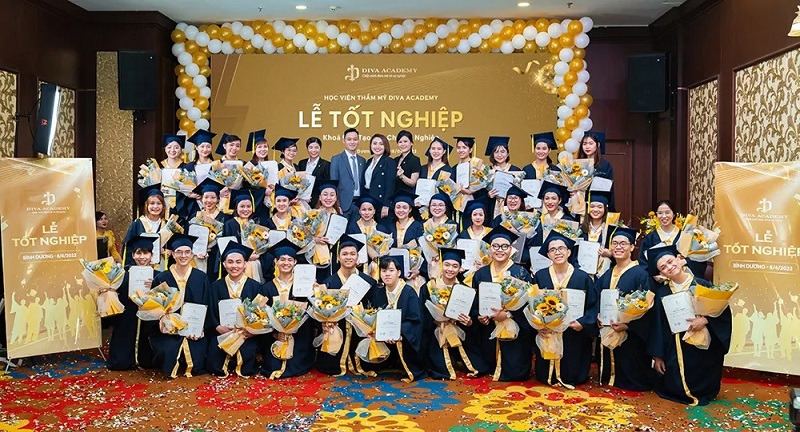 Học viên tốt nghiệp khóa chăm sóc da cơ bản tại DIVA Academy