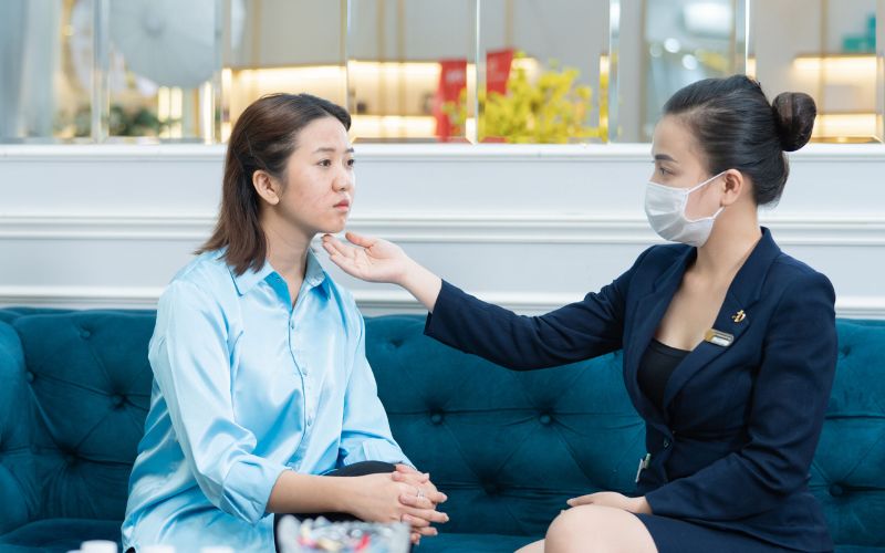 Tư vấn thẩm mỹ là nghề cần sự hoạt bát và đam mê với cái đẹp