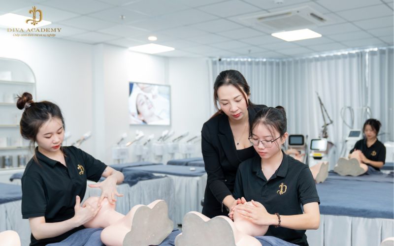 Học spa miễn phí còn là một chiến lược kinh doanh của spa và thẩm mỹ viện
