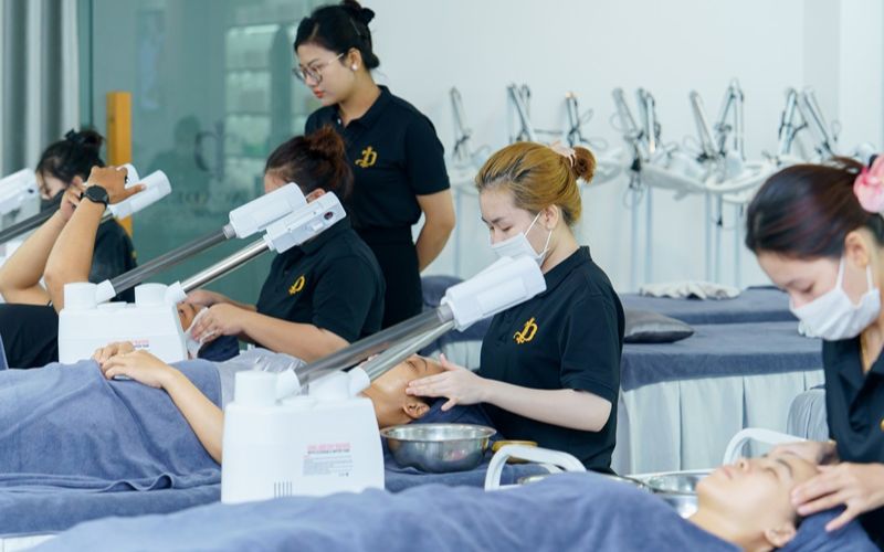 Các buổi training miễn phí sẽ là cơ hội để bạn học hỏi từ những chuyên gia