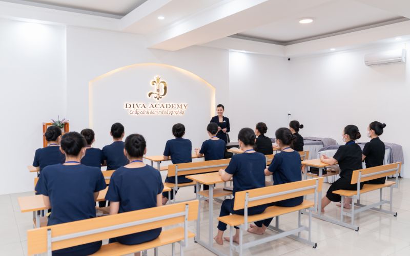 Học spa miễn phí chưa cung cấp đủ nội dung như cách học truyền thống