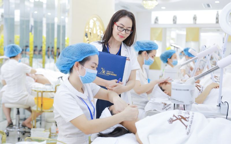 Không gian học tập nghề spa tại Xuân Hương rất hiện đại và thoải mái