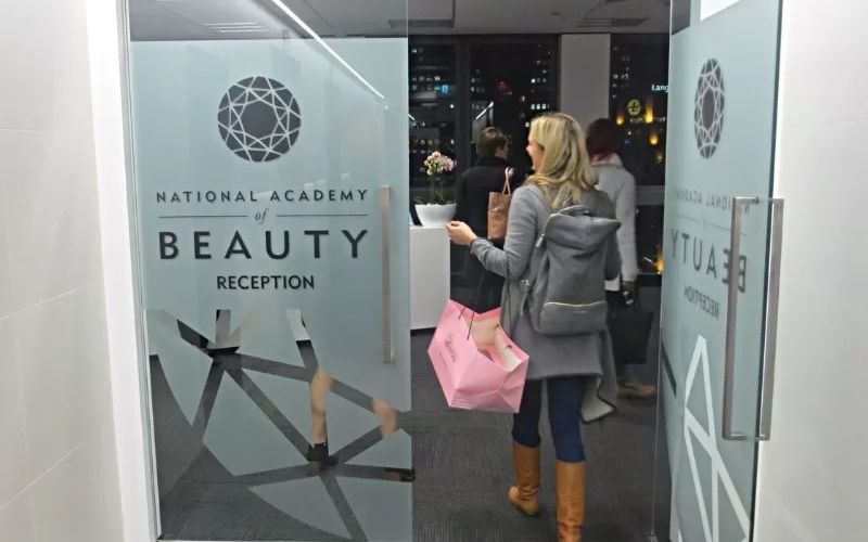 National Academy of Beauty là nơi đào tạo kỹ thuật làm móng chuyên nghiệp tại Úc 