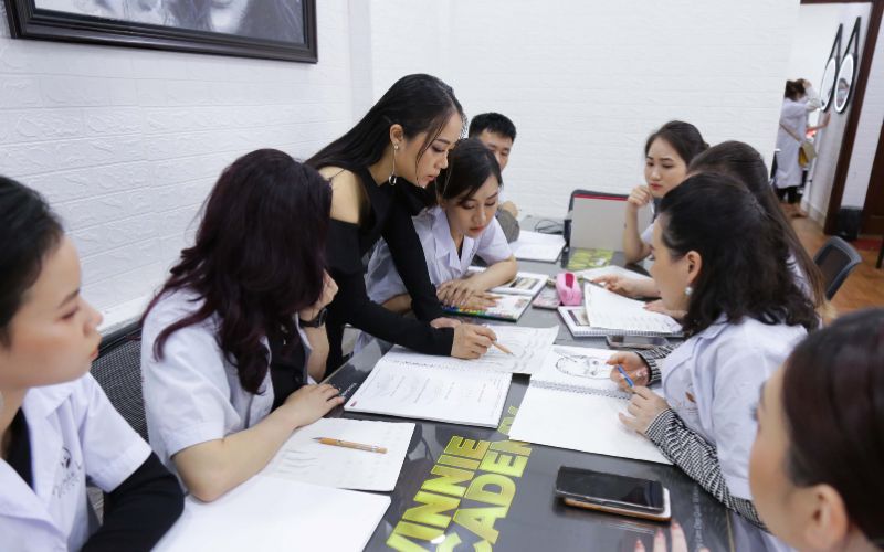 Winnie Beauty Academy áp dụng mô hình đào tạo 1:1 để chăm sóc học viên kỹ lưỡng