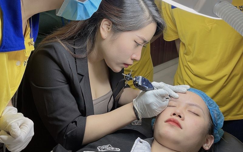 Giảng viên MaiLee Brows là các chuyên gia có nhiều kinh nghiệm thực chiến trong ngành 