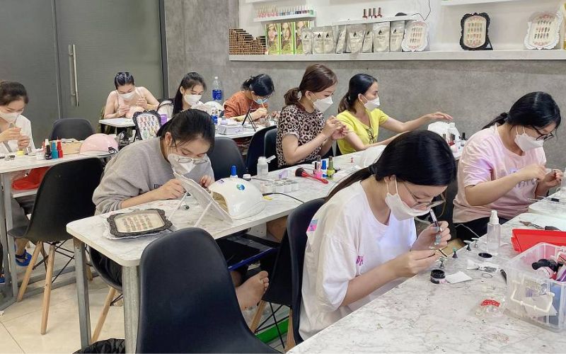 Khóa học cấp chứng chỉ quốc tế giúp bạn dễ dàng xin việc tại các tiệm nail ở nước ngoài 