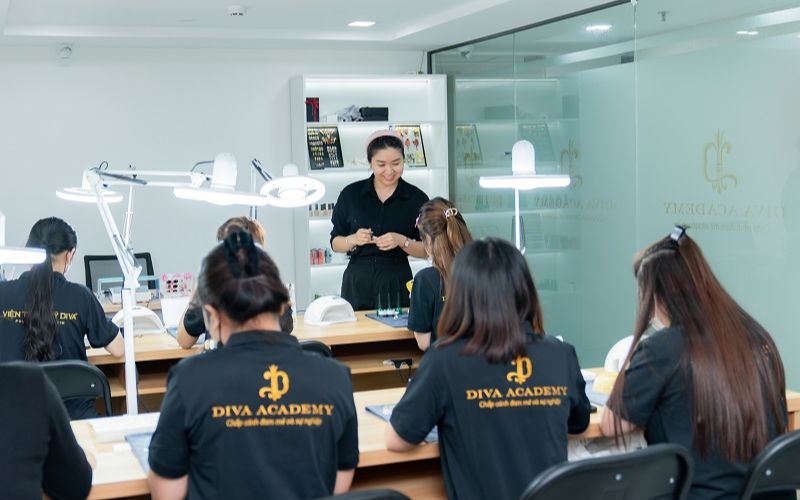 DIVA Academy sẽ hỗ trợ việc làm cho học viên tại các quốc gia có ngành nail phát triển mạnh 