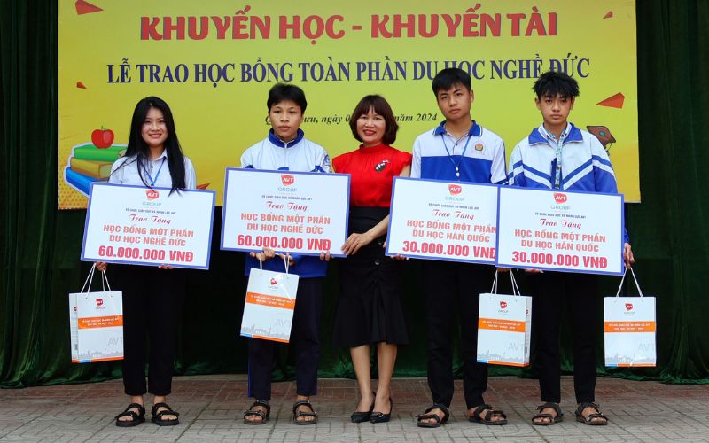 Nối mi Trân Trân luôn tạo điều kiện tốt cho học viên bằng những chương trình học bổng