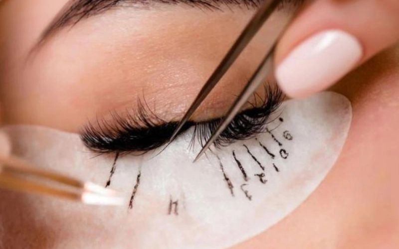 Hồng Hạnh Eyelash Academy dạy kỹ thuật nối mi classic