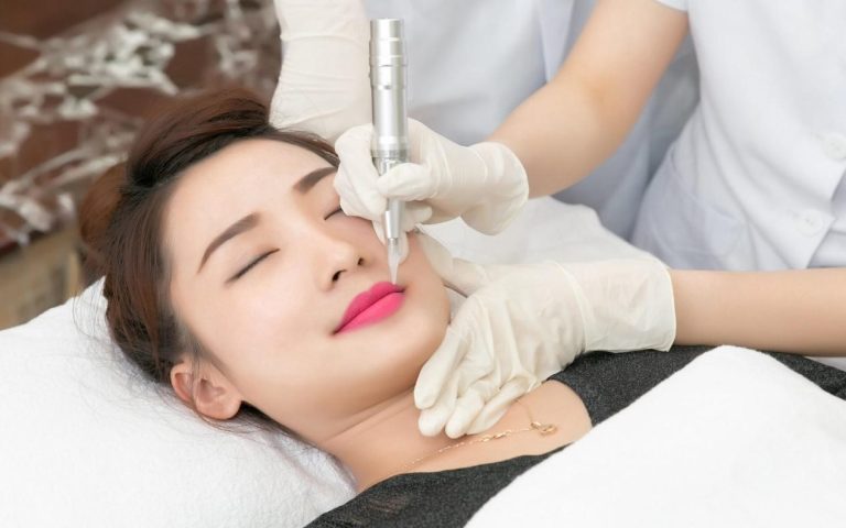 Học viên Mainbeauty được học các kỹ thuật phun xăm hiện đại nhất