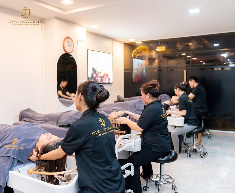 Khóa học gội đầu dưỡng sinh được nhiều bạn trẻ đăng ký tại DIVA Academy