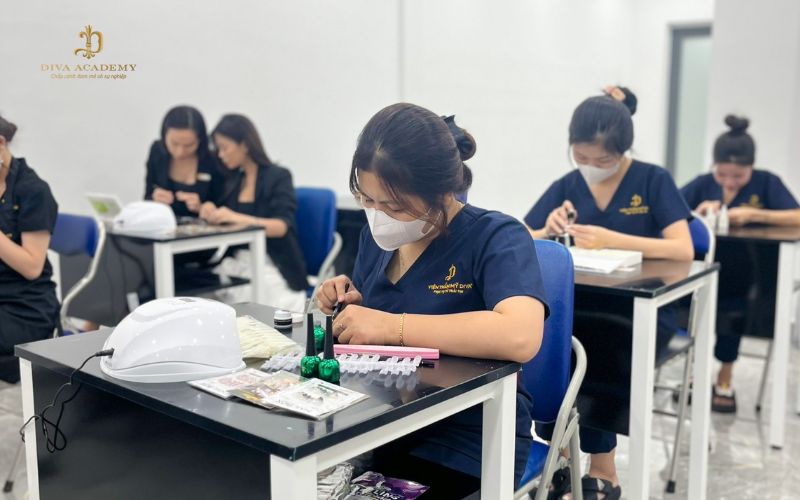 DIVA Academy cung cấp khóa học nail nâng cao với mức chi phí hợp lý