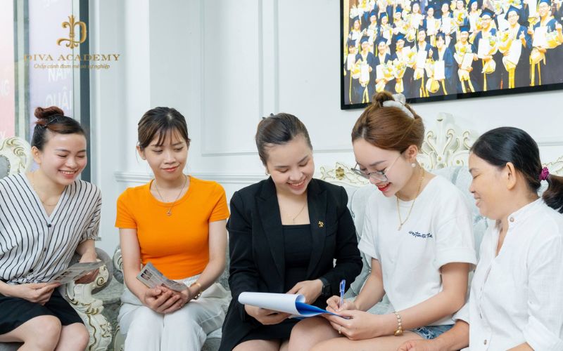 DIVA Academy còn tiếp tục hỗ trợ học viên tìm kiếm việc làm tại những trung tâm lớn