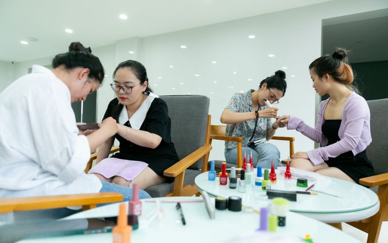 Buổi thực hành trên mẫu thật tại Sora K - Nail 