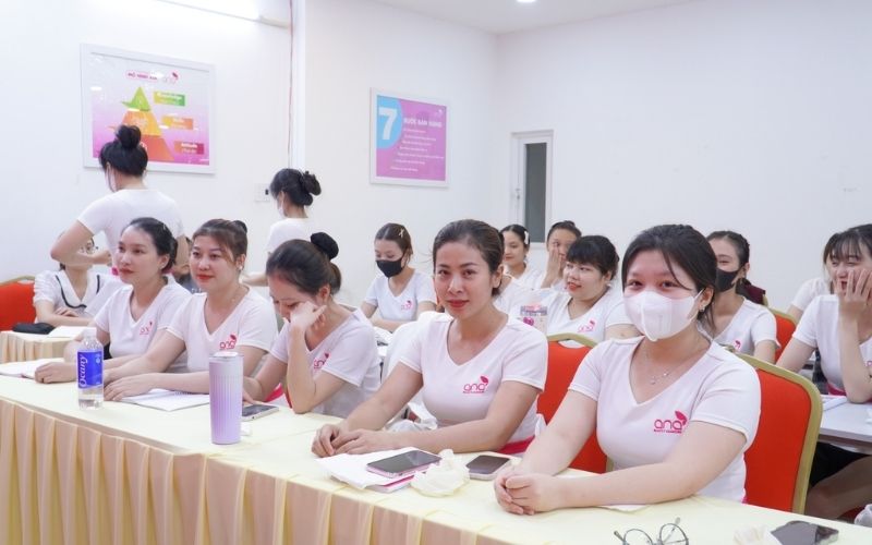 Trung tâm dạy nghề spa Ana nổi tiếng với khóa học quản lý spa chuyên sâu 