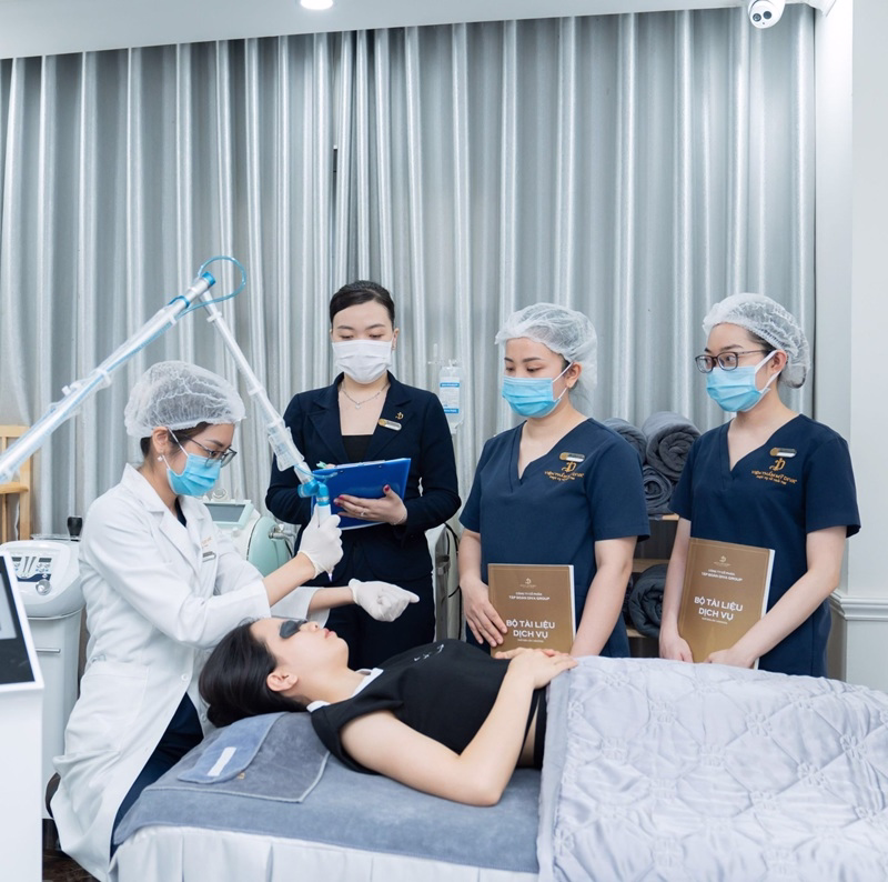 Bạn phải chủ động cập nhật kiến thức chuyên môn mới về ngành da liễu