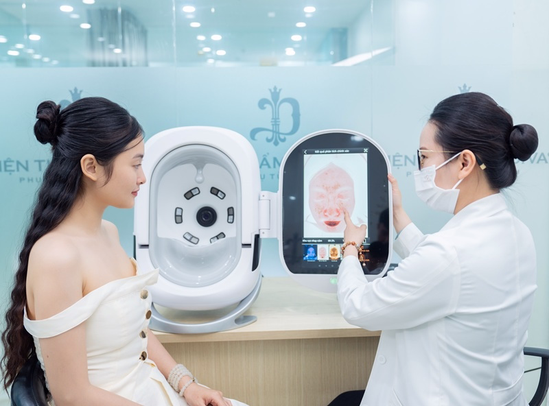 Chuyên gia da liễu có kiến thức chuyên sâu về da, tóc, móng và tuyến bã nhờn