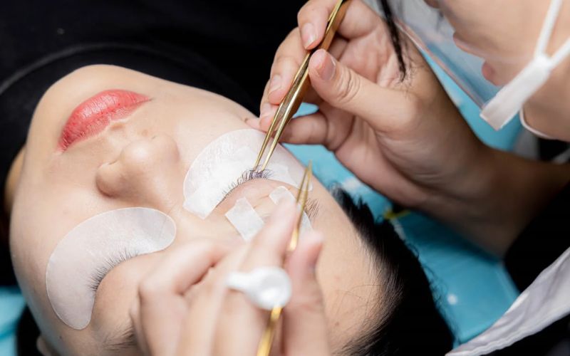 Hạnh Beauty hỗ trợ học viên rèn luyện tay nghề thêm mà không tốn phí