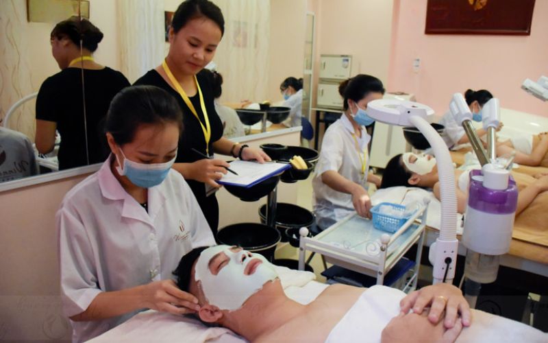 Buổi kiểm tra đánh giá tay nghề tại HT Beauty Academy