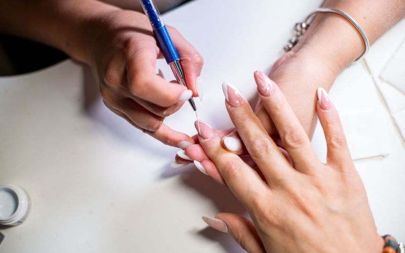 Bạn có thể tham gia khóa học để cập nhật xu hướng vẽ nail mới nhất