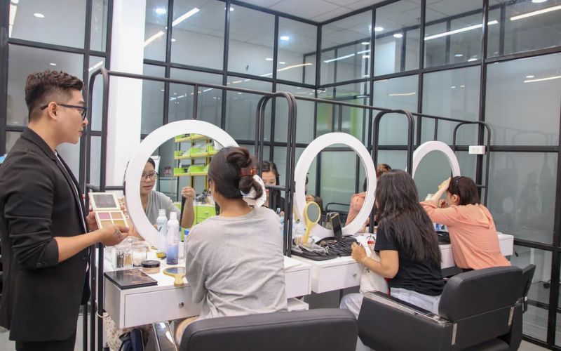 Makup cá nhân là một khóa học nền tảng vô cùng quan trọng