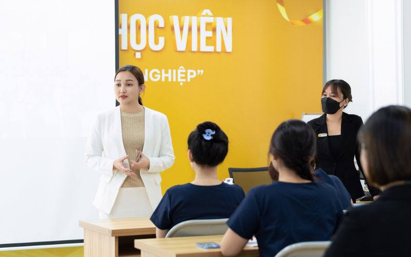 Học viện DIVA cam kết hỗ trợ định hướng nghề nghiệp trong ngành trang điểm cho học viên