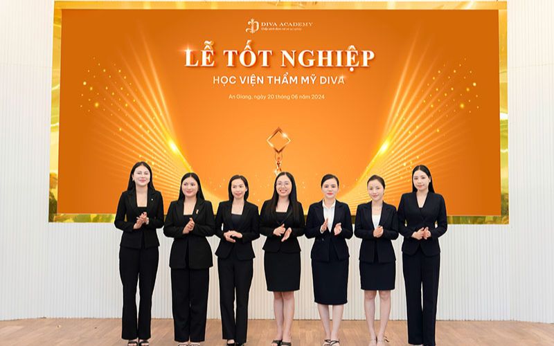 Bạn sẽ được học trang điểm cô dâu với những chuyên gia đầu ngành tại DIVA Academy