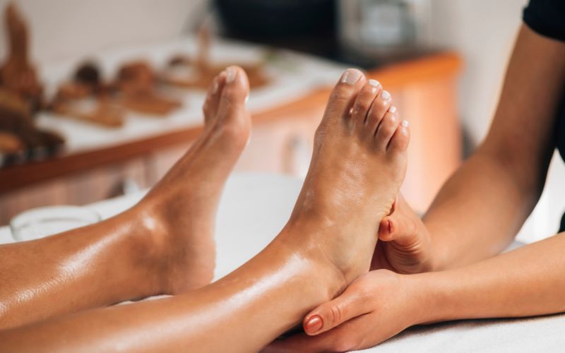 Kỹ thuật reflexology giúp cải thiện lưu thông máu và giảm căng thẳng 