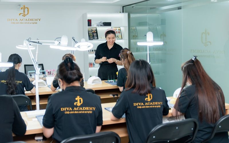 DIVA Academy là cái nôi đào tạo nghề nail ở Việt Nam chất lượng nhất