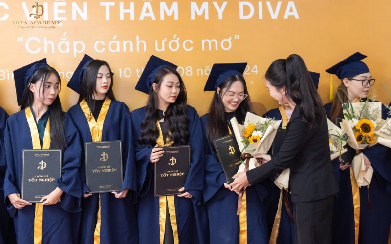 Chứng chỉ tốt nghiệp nghề nối mi của DIVA Academy giúp học viên mở rộng sự nghiệp 