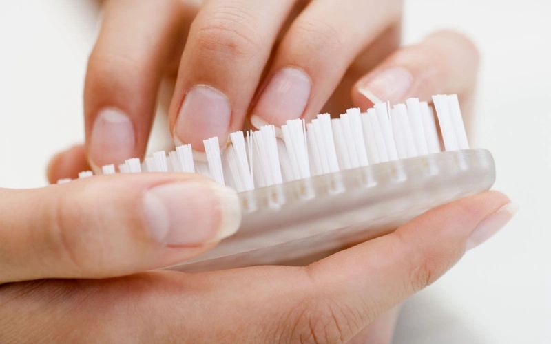 Bạn có thể tận dụng vật dụng ở nhà để học làm nail 