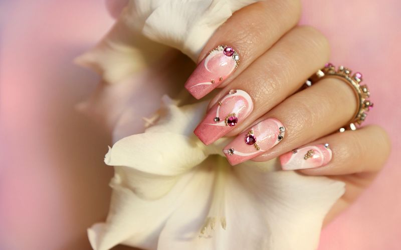 Khóa học nail online còn tích hợp những bài giảng kỹ thuật làm móng nâng cao