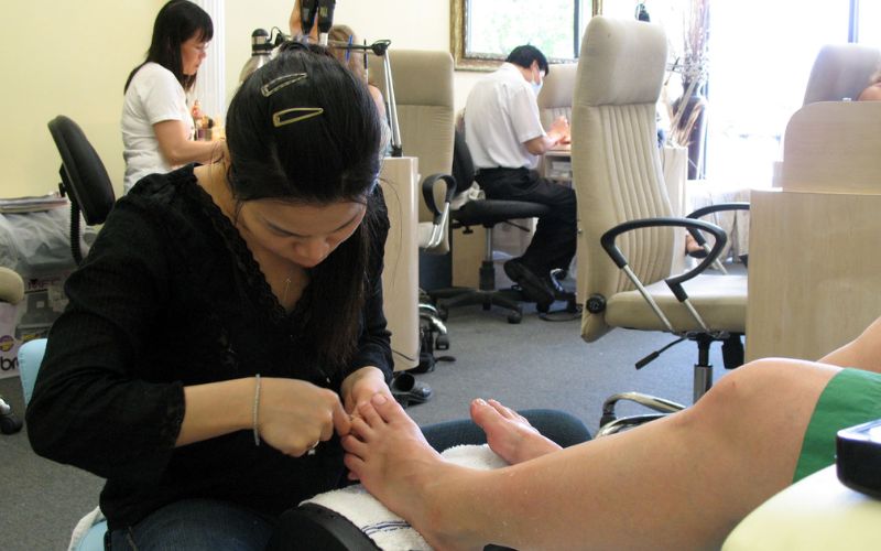 Bất đồng giữa thợ nail và chủ tiệm là một nỗi tâm sự nghề nail khó nói nhất