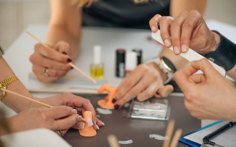 Môi trường đào tạo nghề nail tại Hàn Quốc hiện đại với trang thiết bị chuyên nghiệp