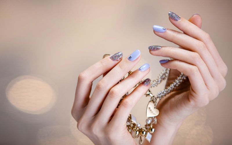 Thợ nail được thể hiện óc sáng tạo qua việc tạo ra những bộ móng độc đáo