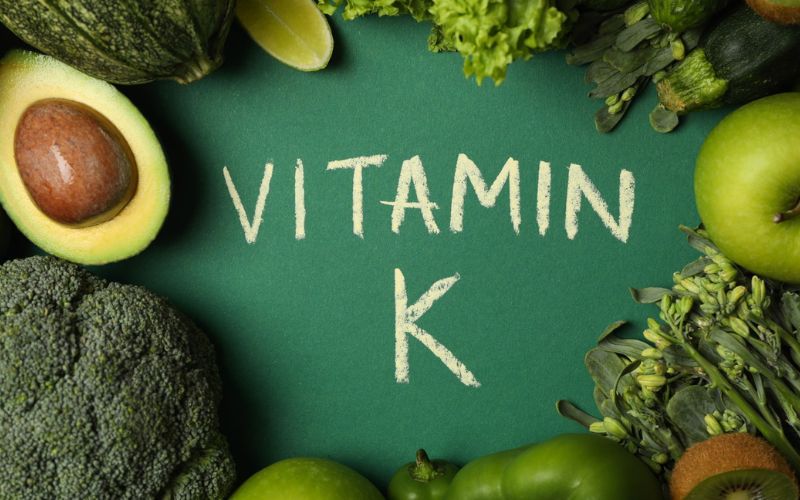 Vitamin K trong một số thực phẩm có thể gây thâm môi