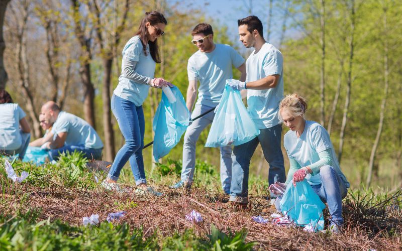 Bạn có thể tham gia các hoạt động tình nguyện để hiểu hơn về nước Mỹ 